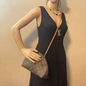 Louis Vuitton monogram GM pochette  crossbody bag